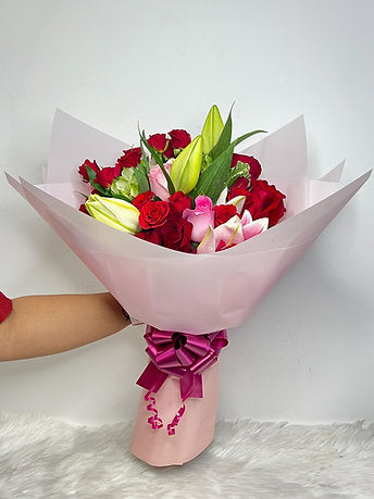 Blushing Lily & Roses Bouquet 