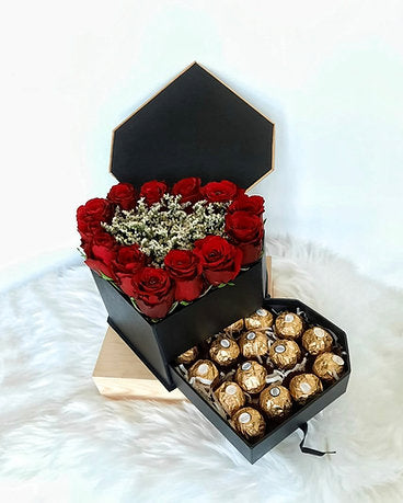 Elegant Arangement of Fresh Red Roses with Ferrero Chocolates
